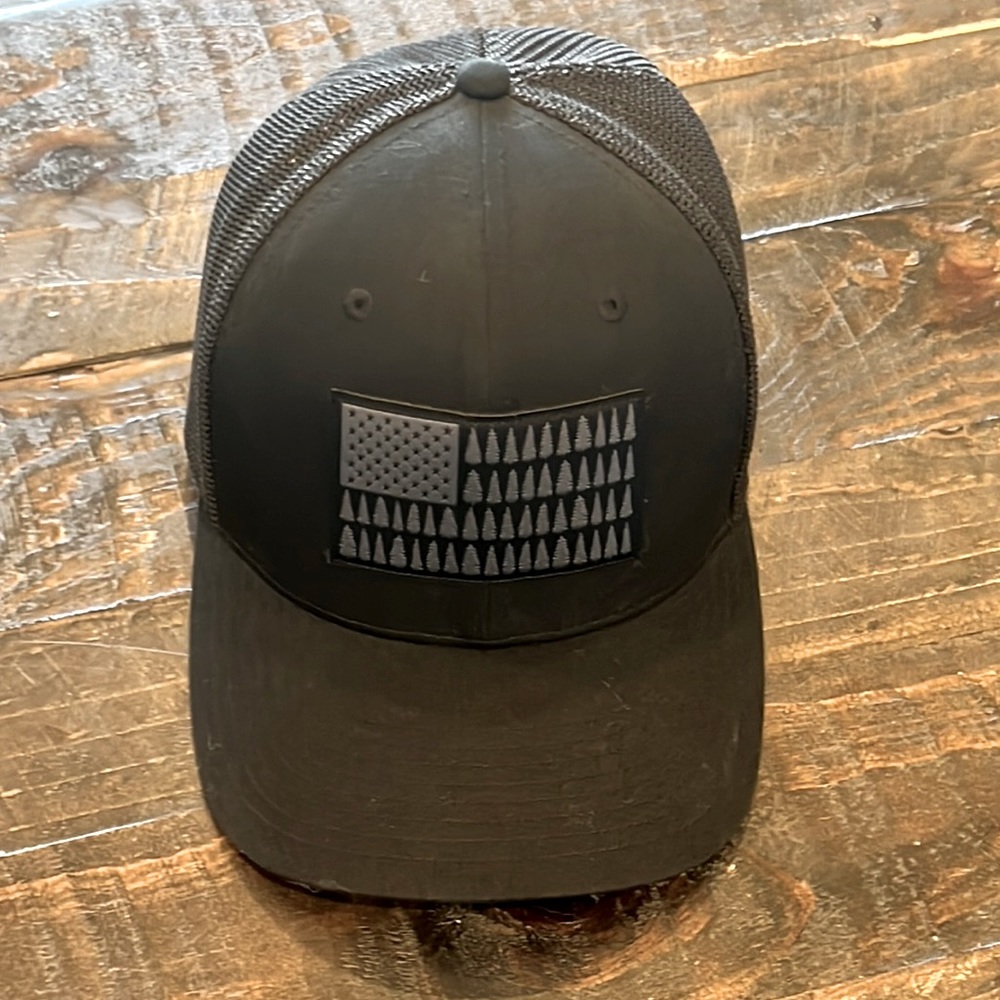 Columbia hat w/tree American flag